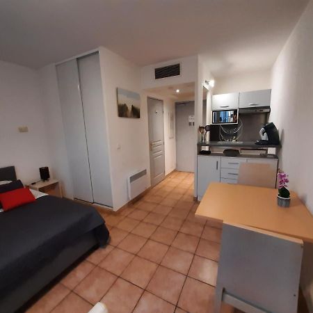 Hotel Albatros Муан-Сарту Екстериор снимка