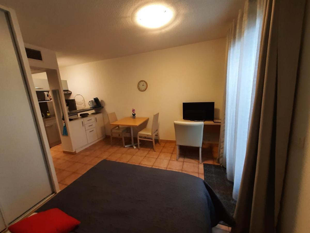 Hotel Albatros Муан-Сарту Екстериор снимка